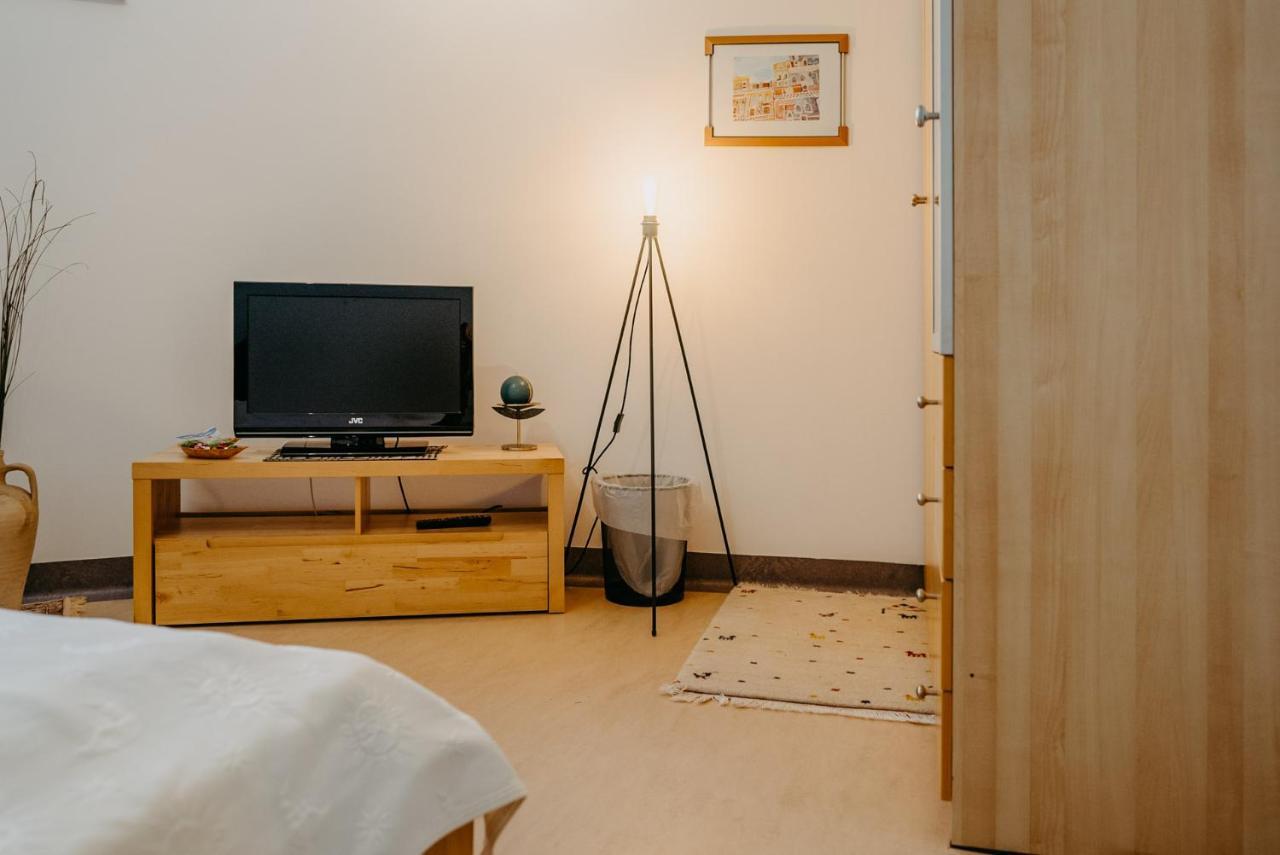 Haus Luna - Privatzimmer Im Sonnigen Suedburgenland Hackerberg Exteriör bild